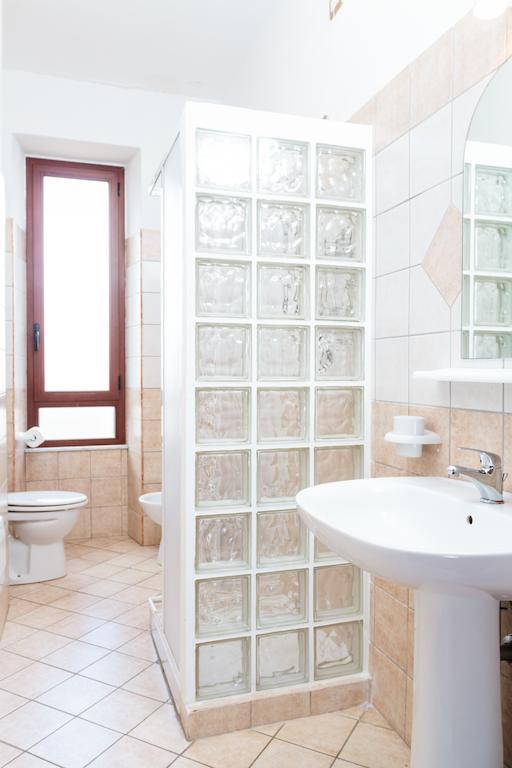 La Mezzanella Guesthouse Porto Torres Rum bild