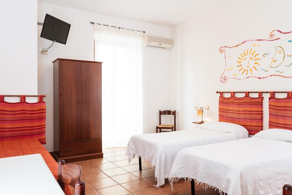 La Mezzanella Guesthouse Porto Torres Rum bild