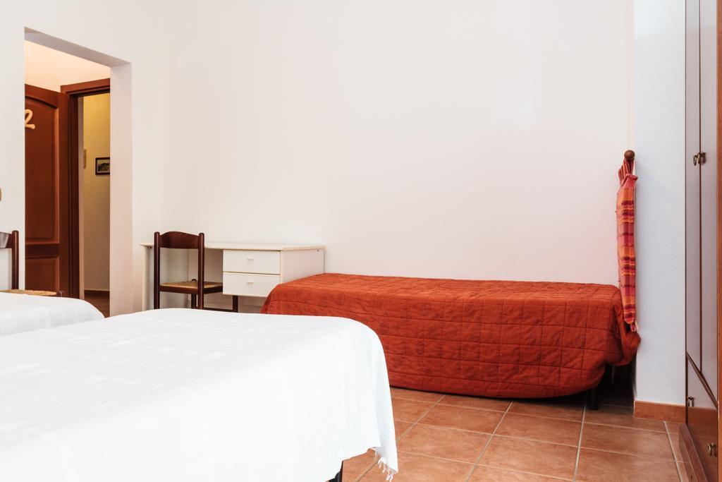 La Mezzanella Guesthouse Porto Torres Rum bild